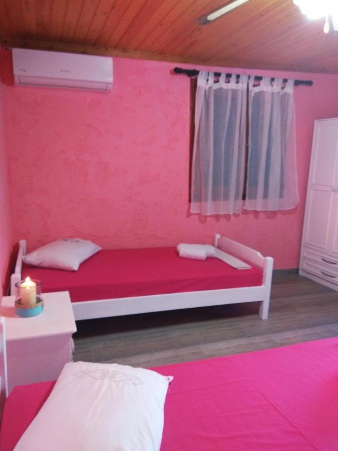 Farma Giannis Apartment Sarti Bagian luar foto